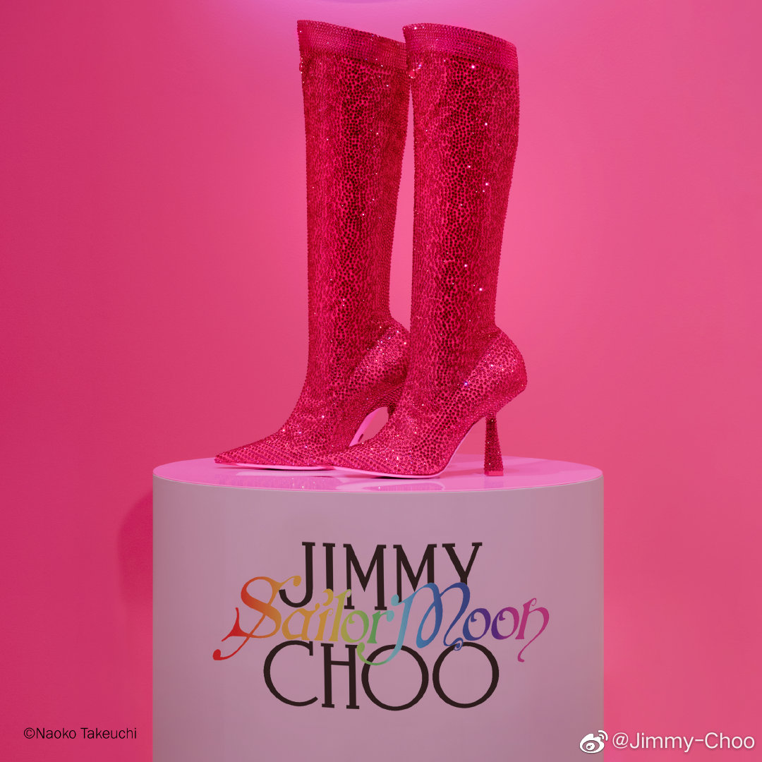 Jimmy Choo 将美少女战士的水晶靴复原了