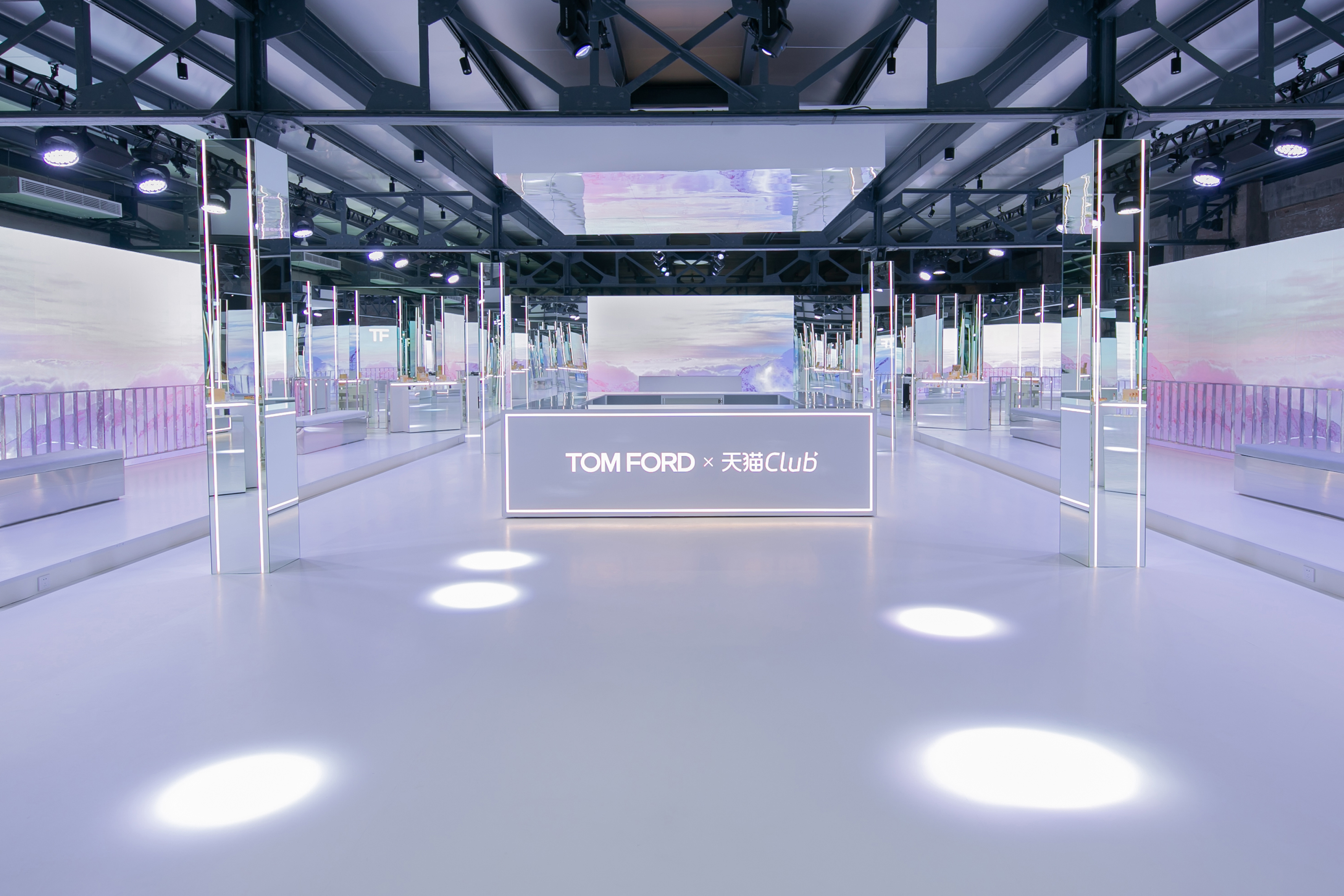 TOM FORD 联合天猫Club 带你进入雪境暖阳之旅